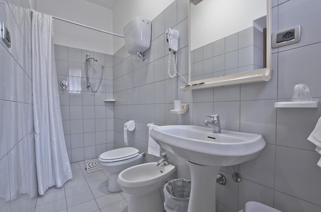 Hotel Valentini Inn Foligno Habitación foto